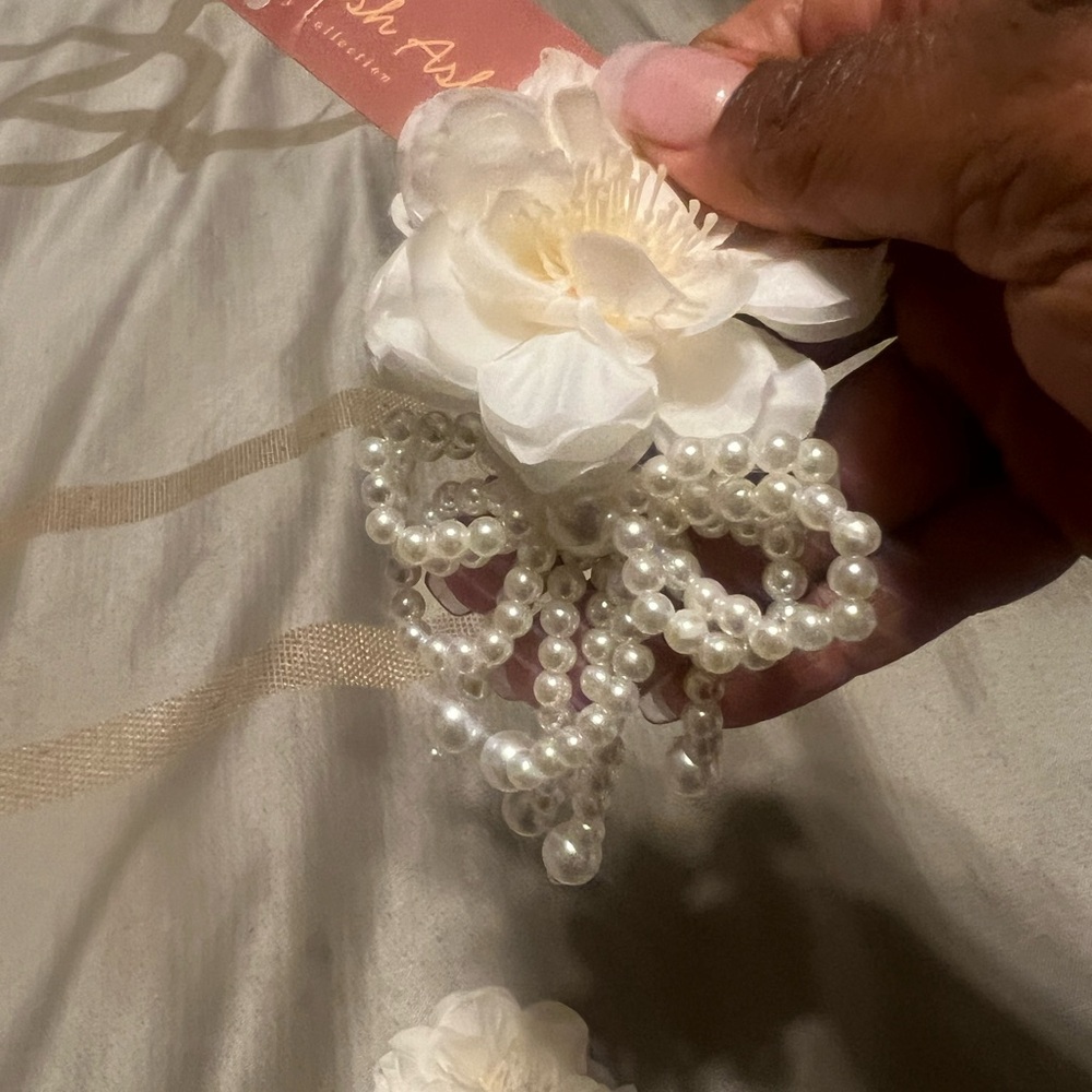 Pearl earrings - Picture 2 of 2